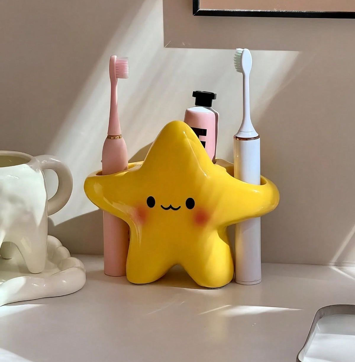 Kawaii Star Ceramic Toothbrush Holder - Whimsical Vanity & Desk Organizer